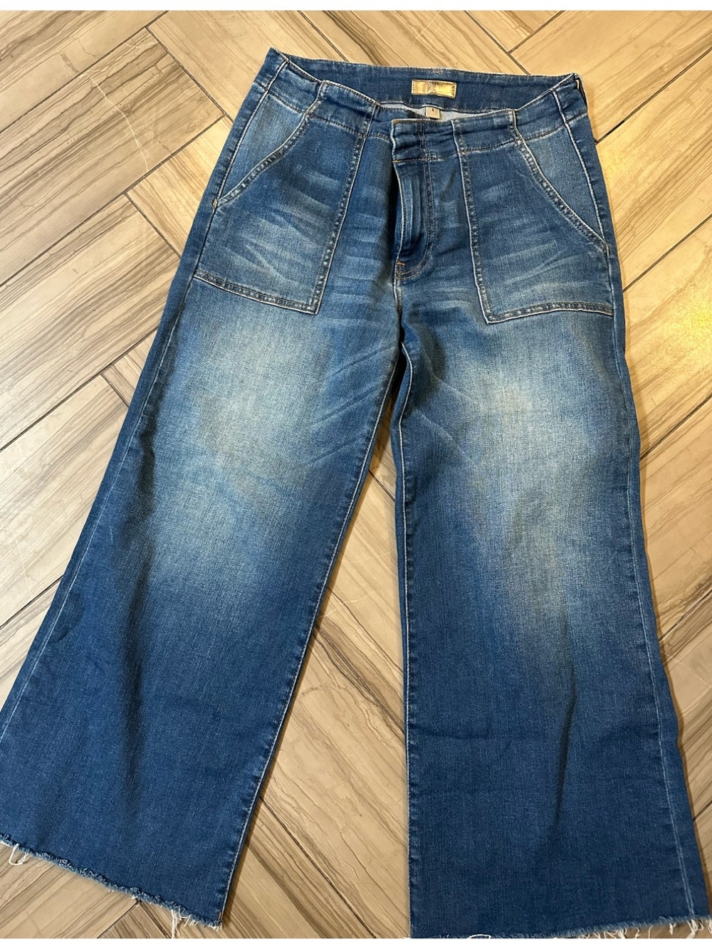 Kut from the Kloth Meg Wide Leg Highrise Raw Hem jeans 6